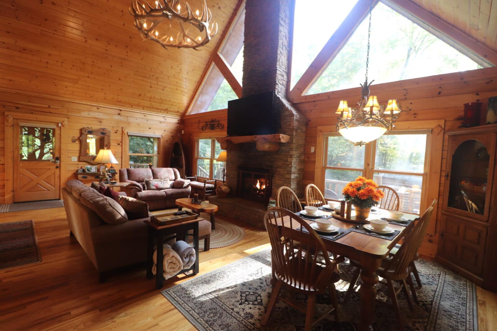 Living room in Scenic High Hopes Cabin rental overlooking Smoky Mountains